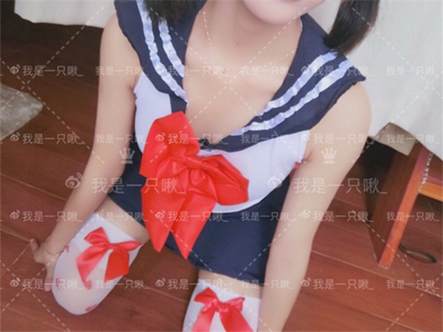 微博福利姬@我是一只啾(萝莉Alice布丁)