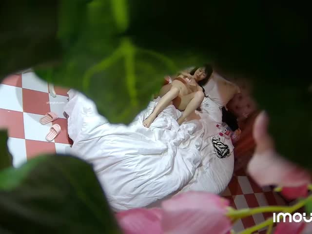 最新流出乐橙酒店哈喽kitty房偷拍 