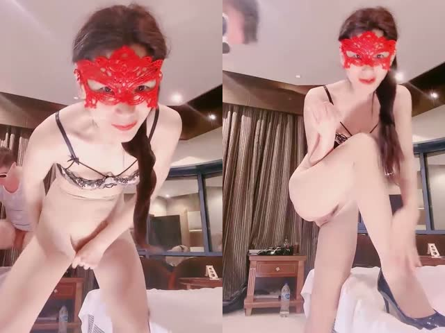 高跟肉丝饥渴骚妇和洋老公激情啪啪…