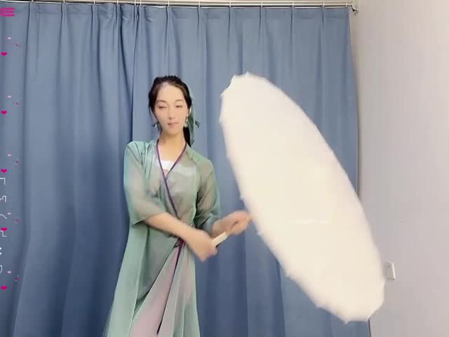 丝袜苗窕大奶妹子淫声荡语撩骚互动,近拍道具玩弄粉穴…