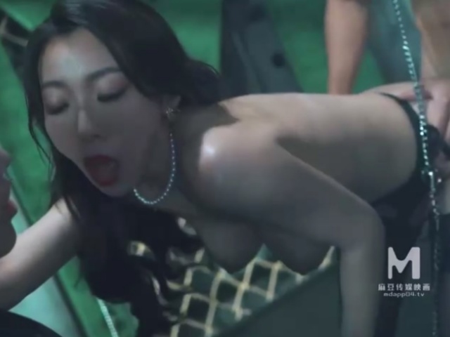 麻豆传媒MDSJ-0003《性犯罪者牢房》监狱女王的宠物性奴- 夏晴子