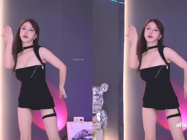 最新精选33V合集 时长015546 丝袜热裤 骚舞4  