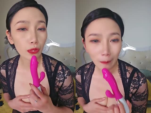 黑丝肥臀大奶风情欲姐和闺蜜淫声荡语撩骚互动,近拍掰穴扣逼卖骚道具玩弄骚逼…