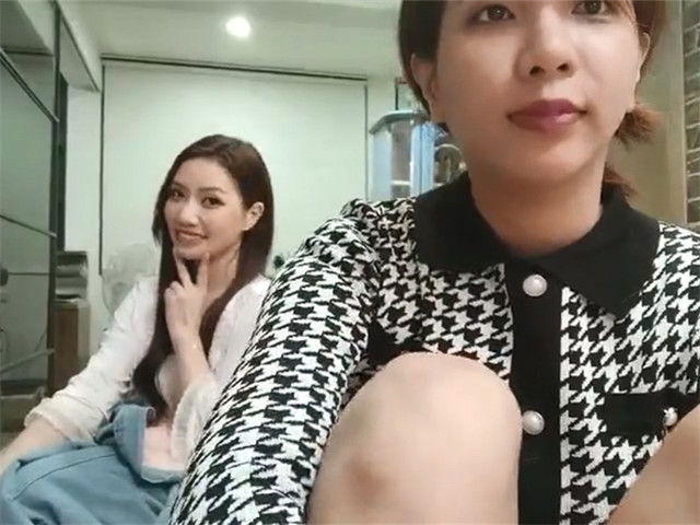 吴梦梦和3个专业摄影师