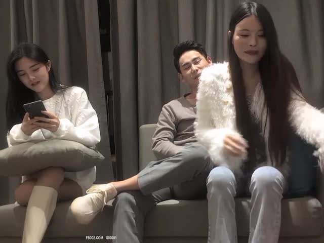 【文轩探花】经典双飞场，小王祖贤和兔女郎闺蜜