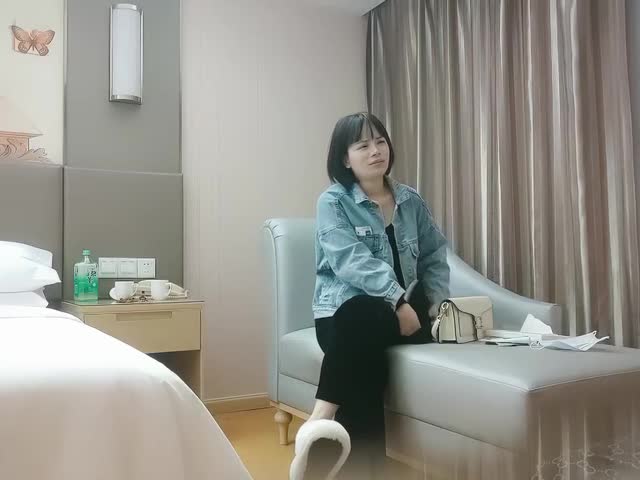 寻花偷拍系列-铁屌打桩机2500约炮短发气质美人…