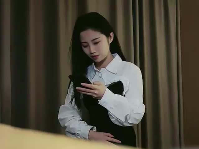 约清纯长裙妹子,身材真不错,舔弄摸屌