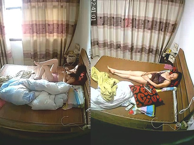 摄像头泄密 御姐在家寂寞自己摸逼 肥汉子女友身材很好 拉下铁门开始啪啪