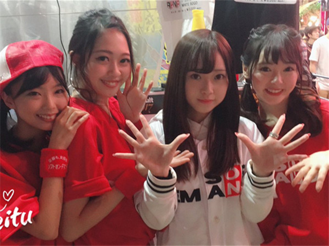 女粉丝转职下海拍片