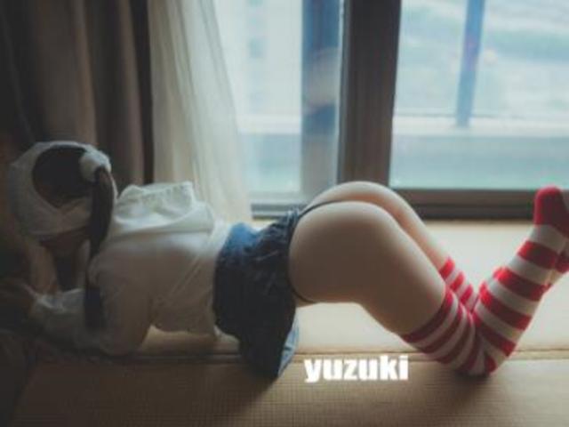 梦幻萝莉柚木YUZUK的小诱惑