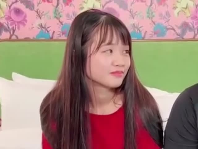 敏感女孩首次尝试多人啪啪