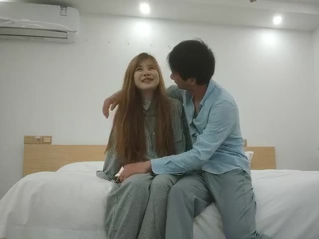 大圈外围,24岁安徽小姐姐,大长腿,肤白貌美