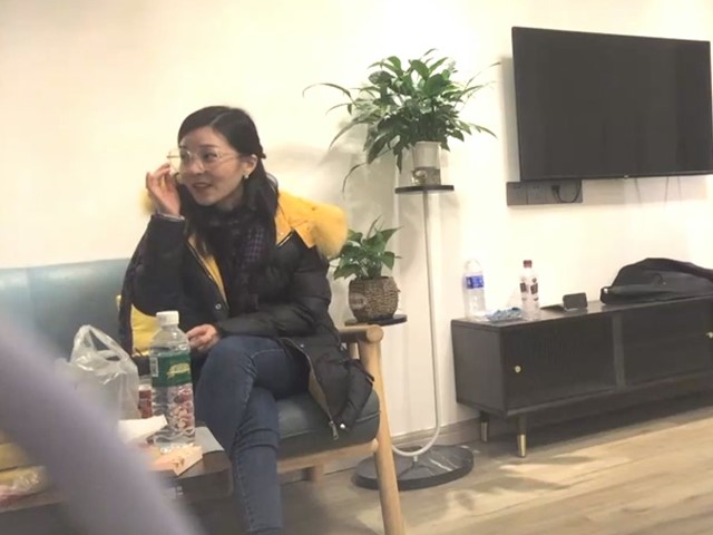 气质极品眼镜人妻