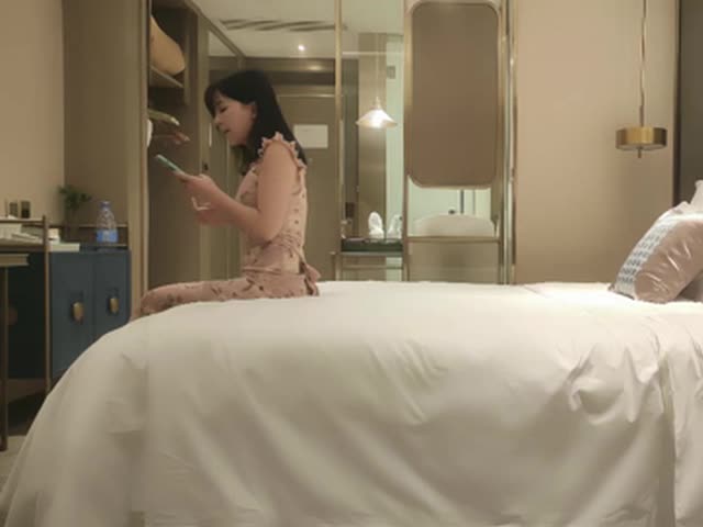  极品翘臀肤白貌美