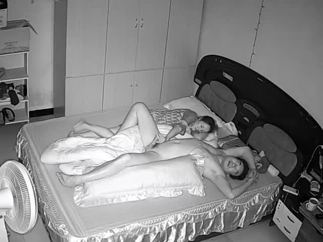 家庭摄像头破解 貌似母子乱伦啪啪