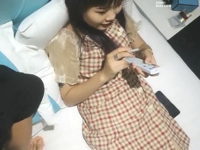 女神级好身材妹子躺在床上白白嫩嫩大长腿