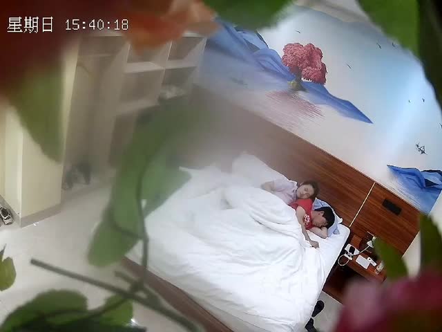 拍跑销售业务的情侣美乳眼镜女友