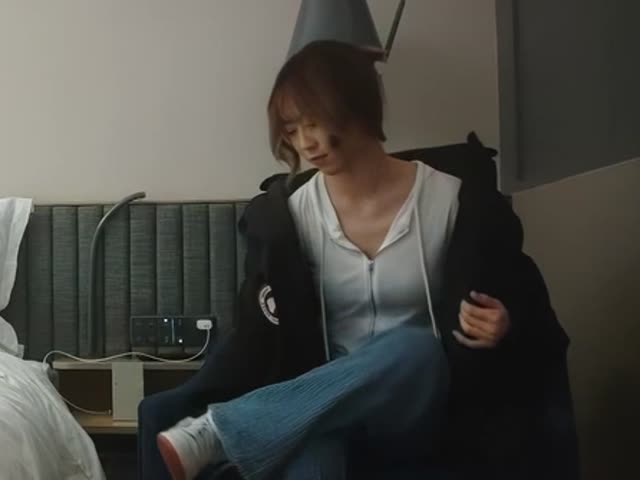 168CM超甜酒窝美妞,顶级美臀身材很棒