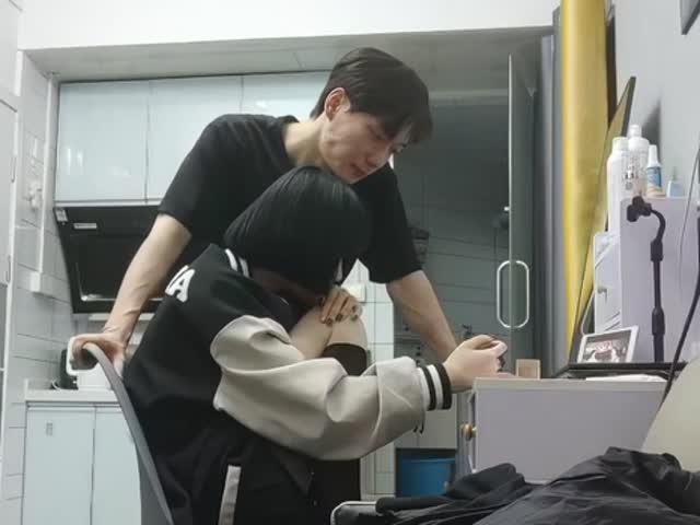 一周拿下大三在读00后学生妹