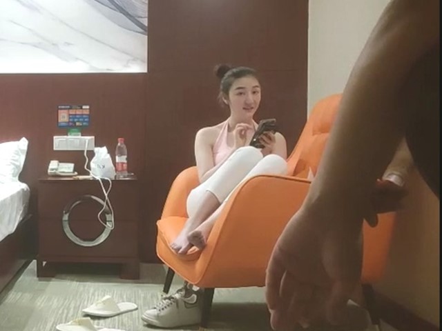 《哥只是个传说》❤️深夜酒店约啪