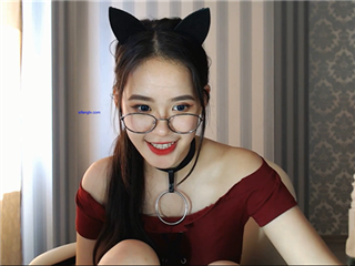 cb站长的像阿拉蕾的超级可爱萌妹子特别爱跳舞