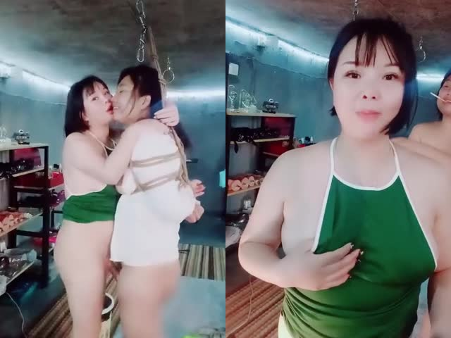 两个饥渴骚妇互玩调教蹂躏,场面淫乱刺激...