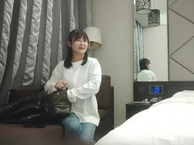 高品质探花,白衣清纯乖巧小妹,舌功一流蹲着猛舔