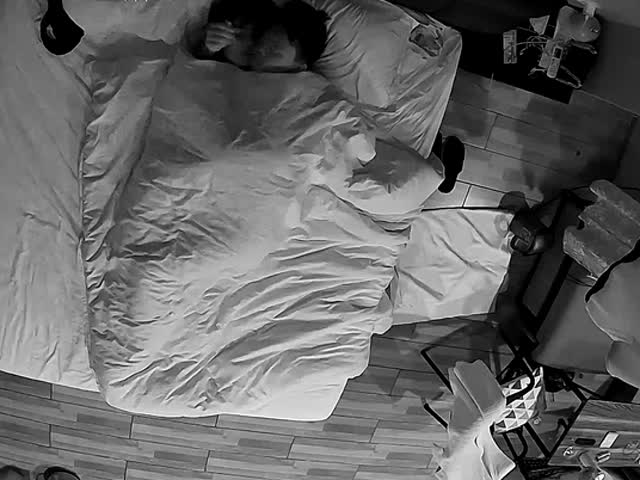 7-11最新流出酒店安防摄像头偷拍