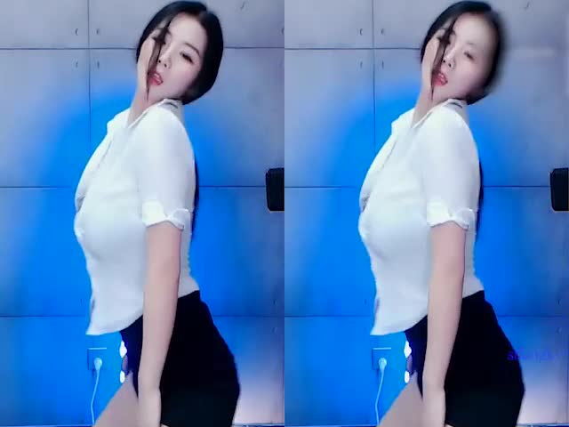 姜云卿 模拟被人从后面用力干 露半奶抖胸舞 新！