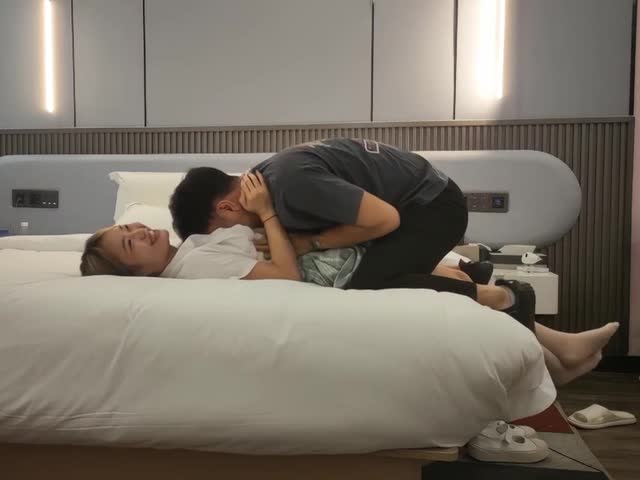 探花00后大圈外围专场,最近爱上了嫩妹