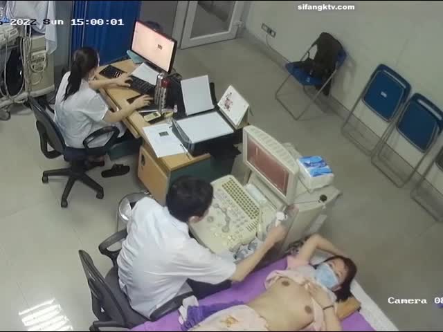 黑客破解医院B超室监控偷拍❤️