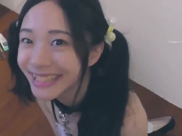 清纯留学生被大屌白人调教性爱自拍 