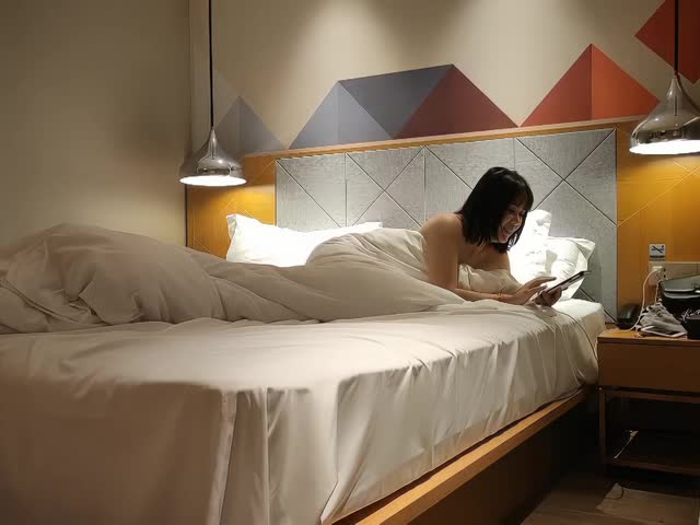 素人性爱泄密-男主出征168cm32岁肉感骚人妻…