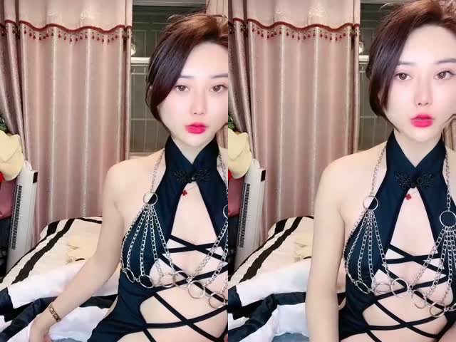 极品苗窕骚女性感情趣装丝袜高跟诱惑玩逼自慰…