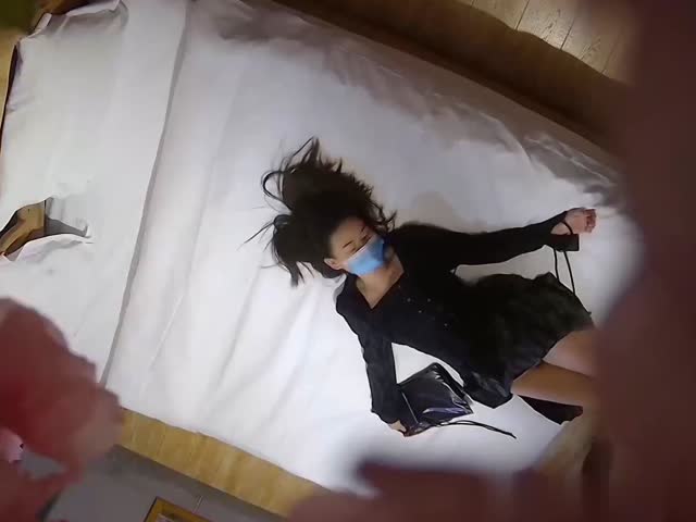 极品女友换上黑丝各种体位啪啪啪