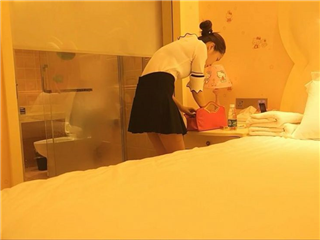 豪华酒店大D哥-选了位会倒挂金钩的小美女