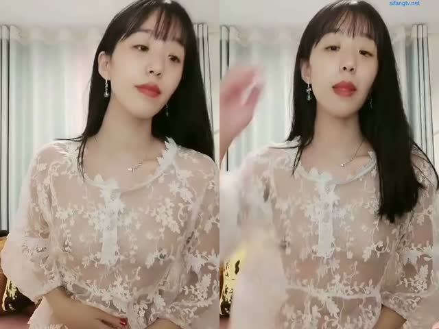 两个骚浪痴女淫声荡语撩骚互动,互相玩奶舔逼,道具玩弄…