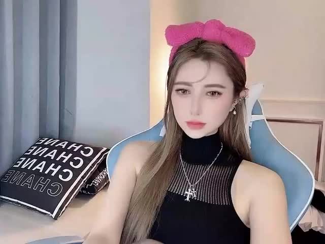 【stripchat重磅】顶级人气女神【Fiona_o】近两天付费房大秀.外加一部付费房舞蹈