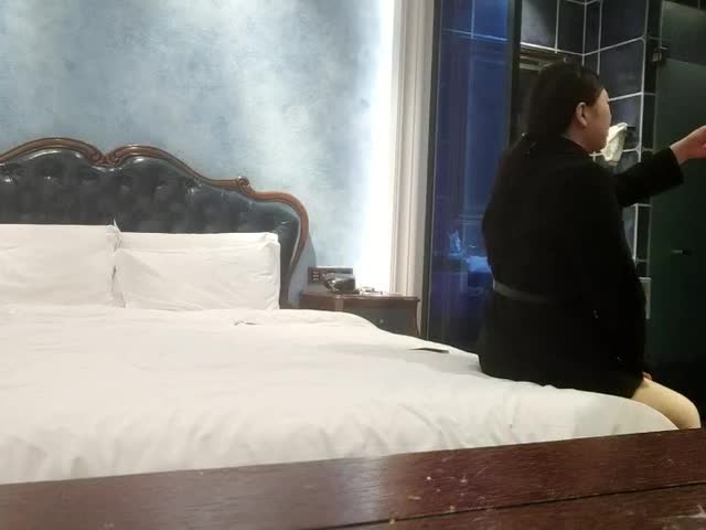 无情的屌,肉感外围御姐,按着头插嘴