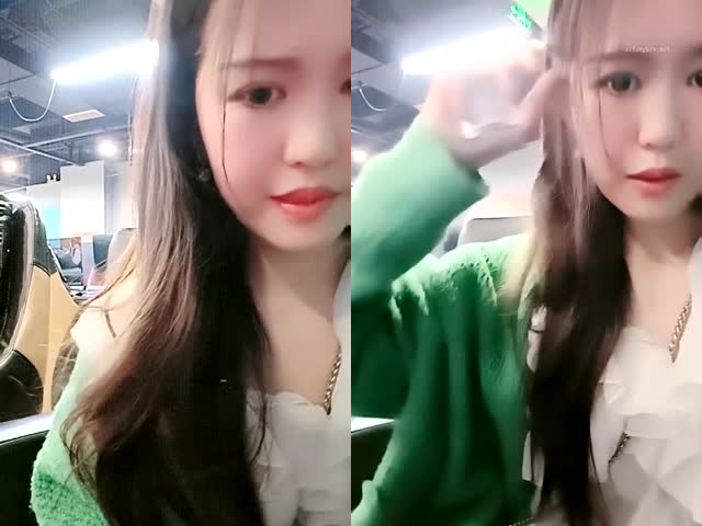 高跟苗窕贫乳马尾骚女淫声荡语撩骚互动,卖场公测近拍扣逼自慰…