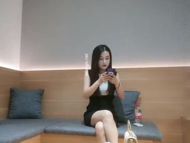 午夜寻花,气质白领,小姐姐纯纯气质还有骚骚春情,白嫩苗条精緻