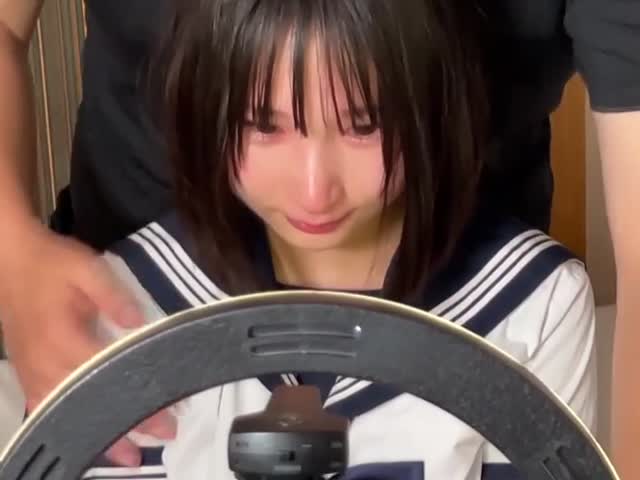 哥哥出卖了妹妹