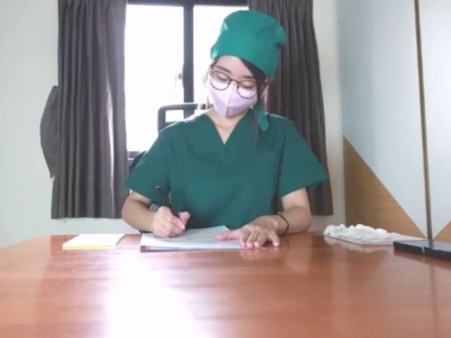 【极品臀模私教】Ssrpeach  台湾清华大学外文系女神 女医生无私奉献蜜穴采精