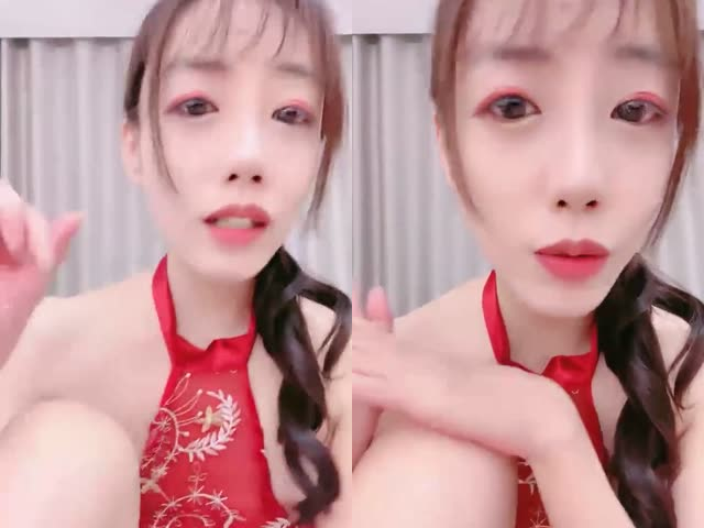 苗窕美乳小姐姐淫声荡语撩骚互动,近拍掰穴扣弄粉逼…