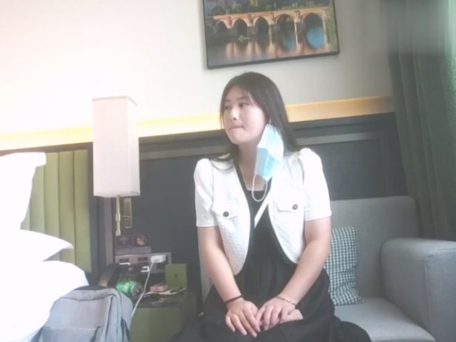 探花大神老王 破处新作 网约18岁高中生