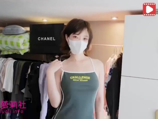 萝莉妹妹被我插得神魂颠倒，叫声卖魂