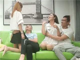 千人斩探花嘉宾鸭哥约了个两个妹子双飞