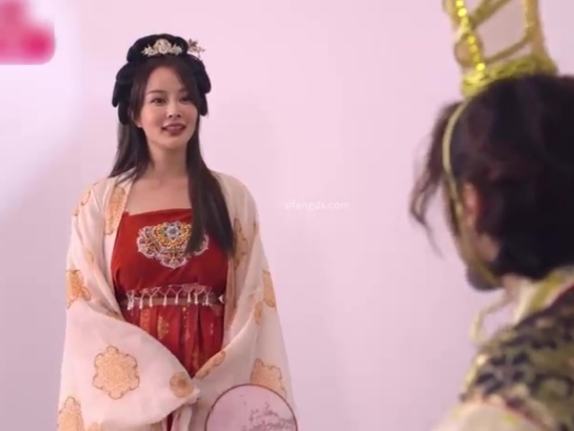 91制片厂91YCM-075春梦三国之曹孟德硬上人妻小乔-优娜