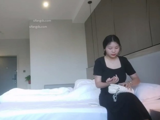 大神探花老王暑假网约18岁身材丰满的学生妹