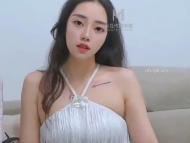 绝对领域LY-045空降女友一日体验-莫云雪